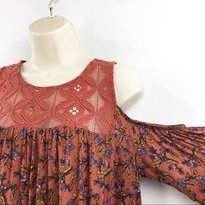 Xhilaration | Off the shoulder Top